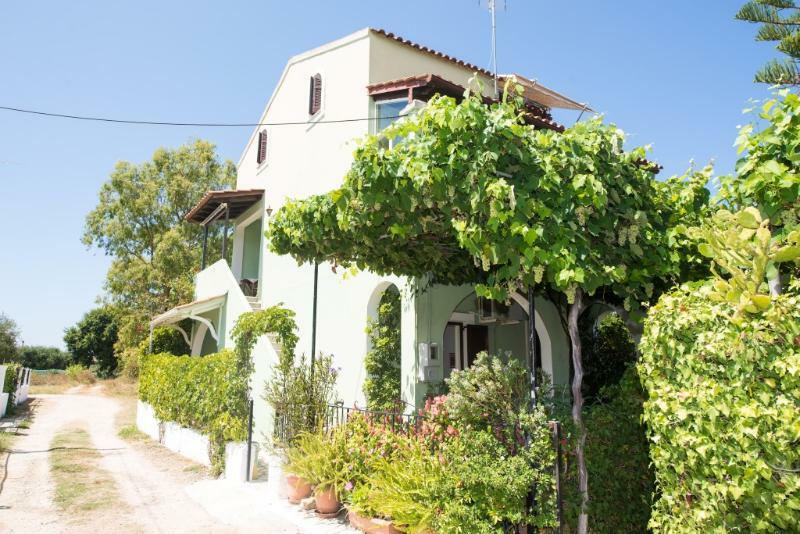 Villa Tina Akharávi Eksteriør bilde